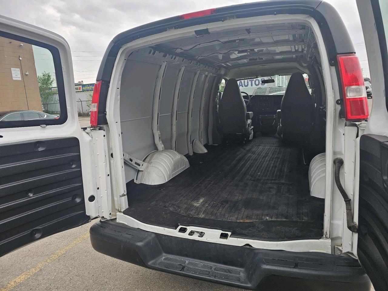 2021 Chevrolet Express RWD 2500 135" Photo