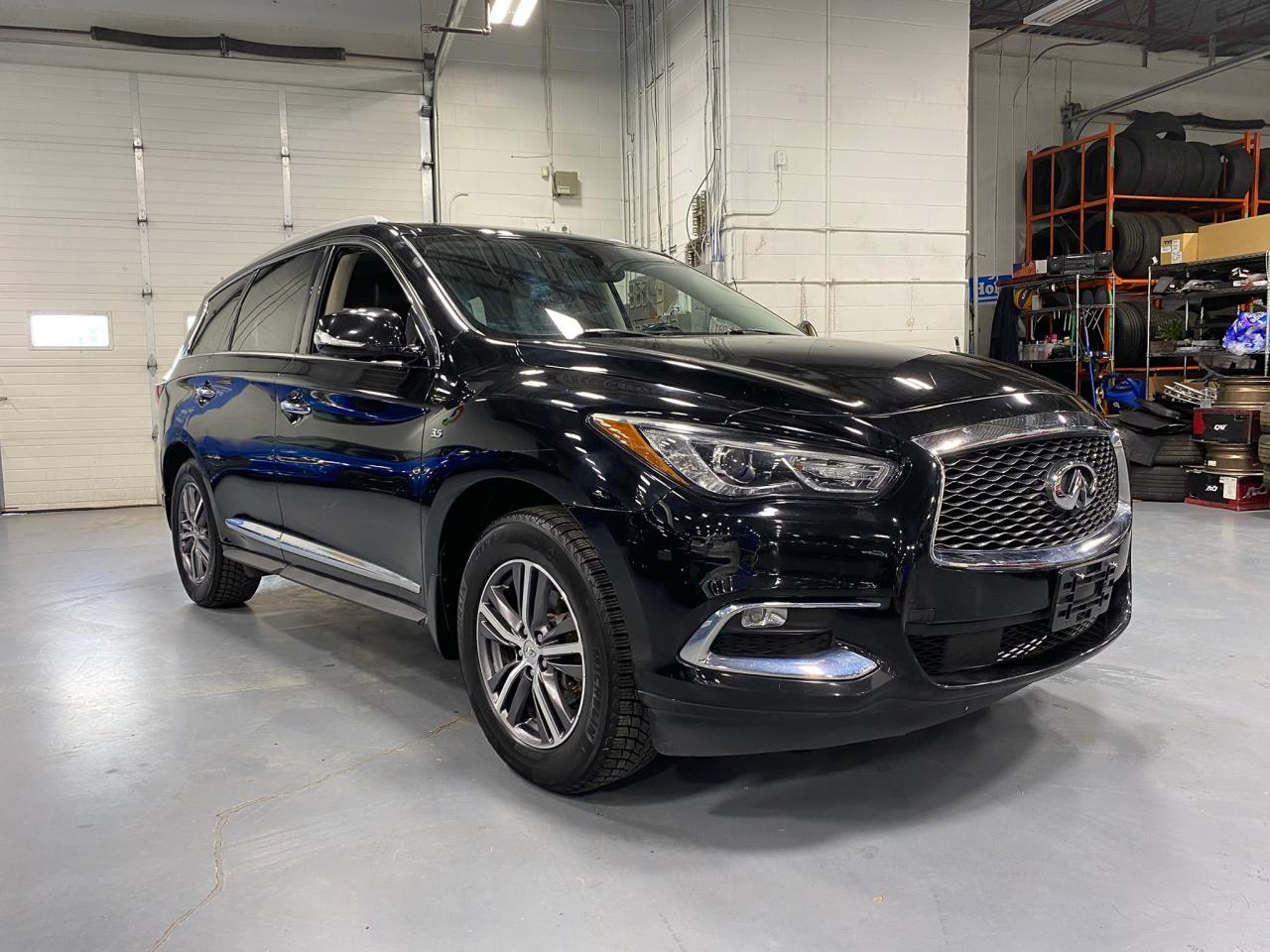 2018 Infiniti QX60 Base AWD - Photo #7