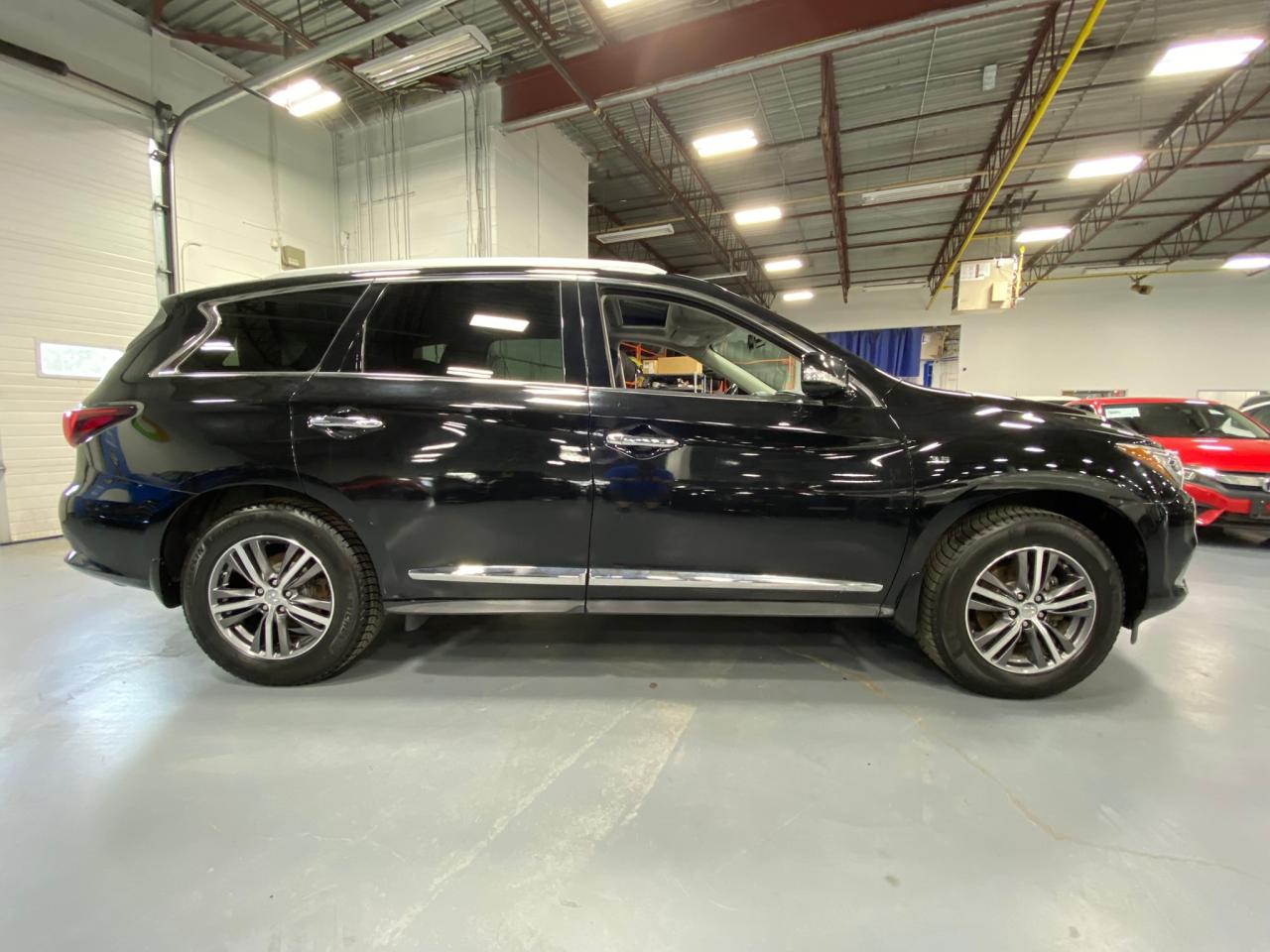 2018 Infiniti QX60 Base AWD - Photo #6
