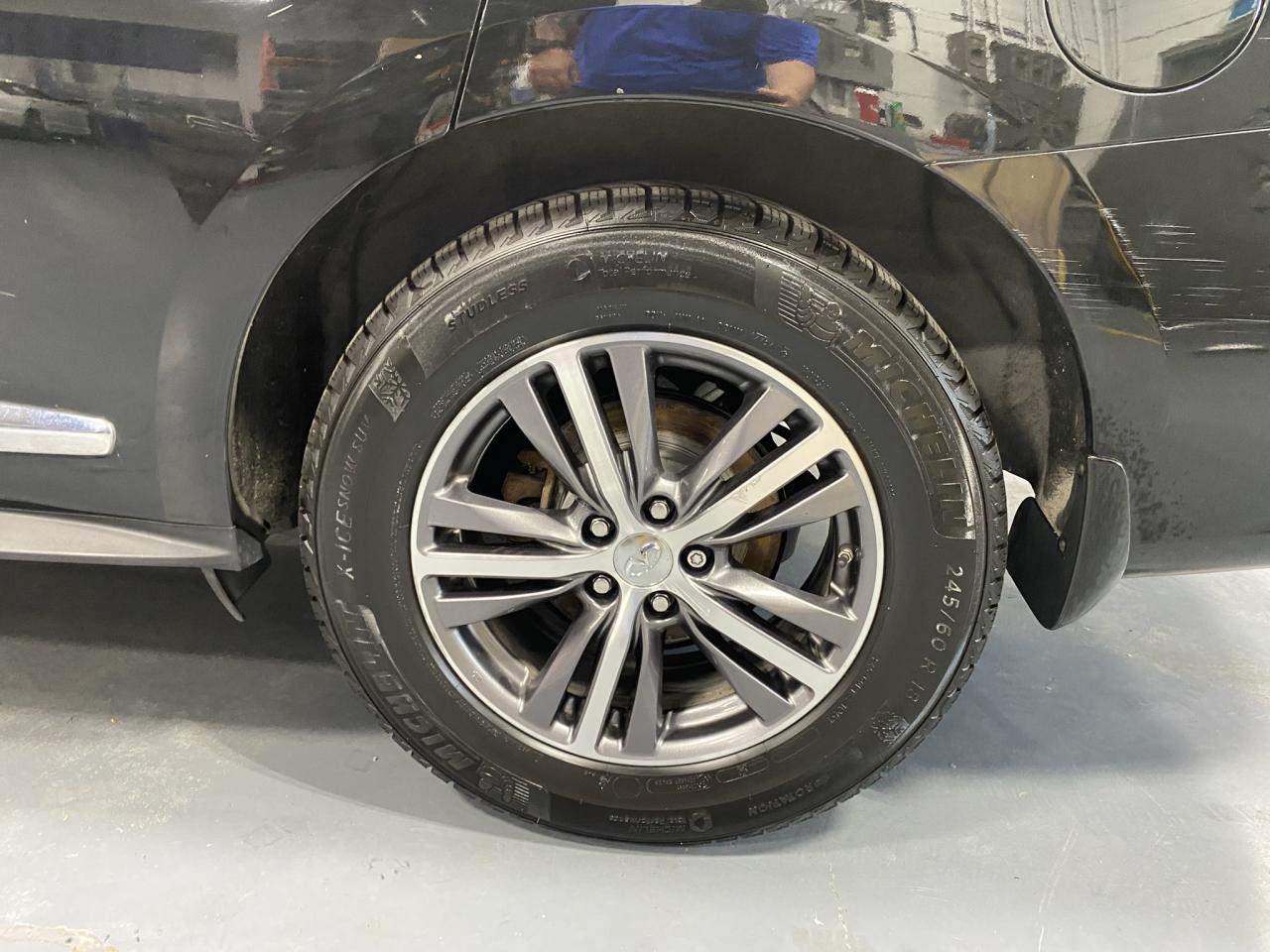 2018 Infiniti QX60 Base AWD - Photo #10