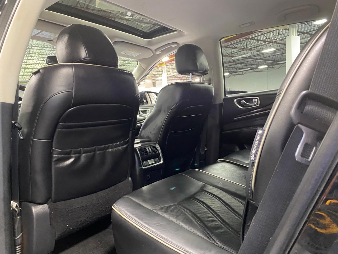 2018 Infiniti QX60 Base AWD - Photo #16