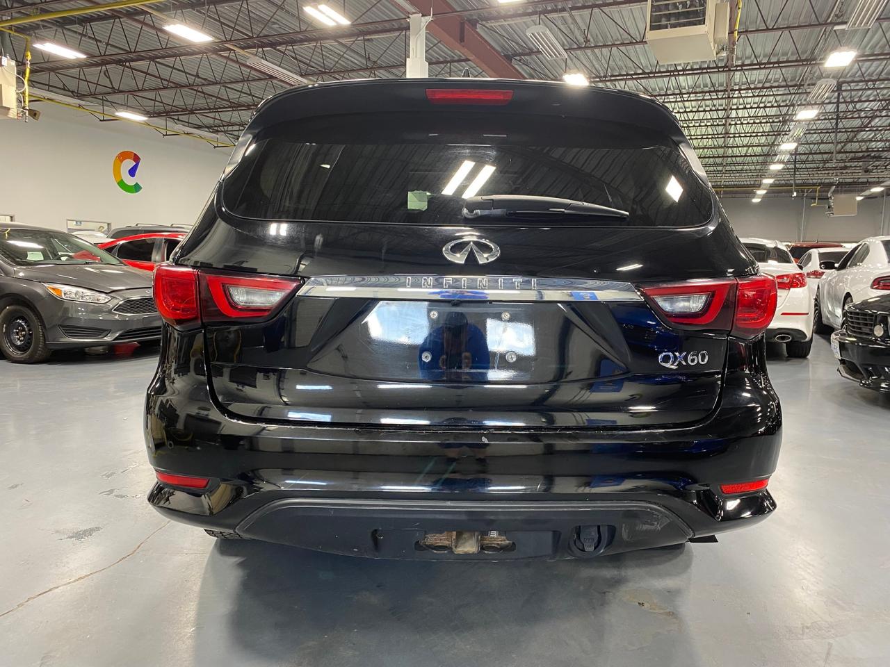 2018 Infiniti QX60 Base AWD - Photo #4