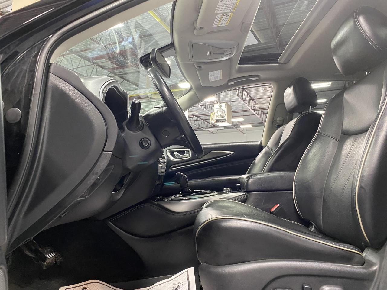 2018 Infiniti QX60 Base AWD - Photo #12