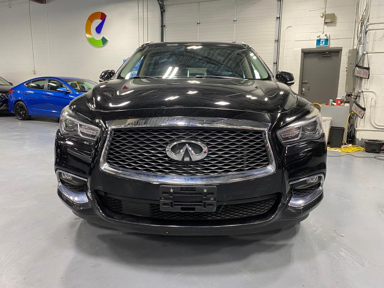 2018 Infiniti QX60 Base AWD - Photo #8