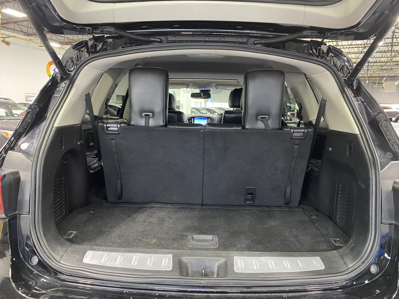 2018 Infiniti QX60 Base AWD - Photo #19