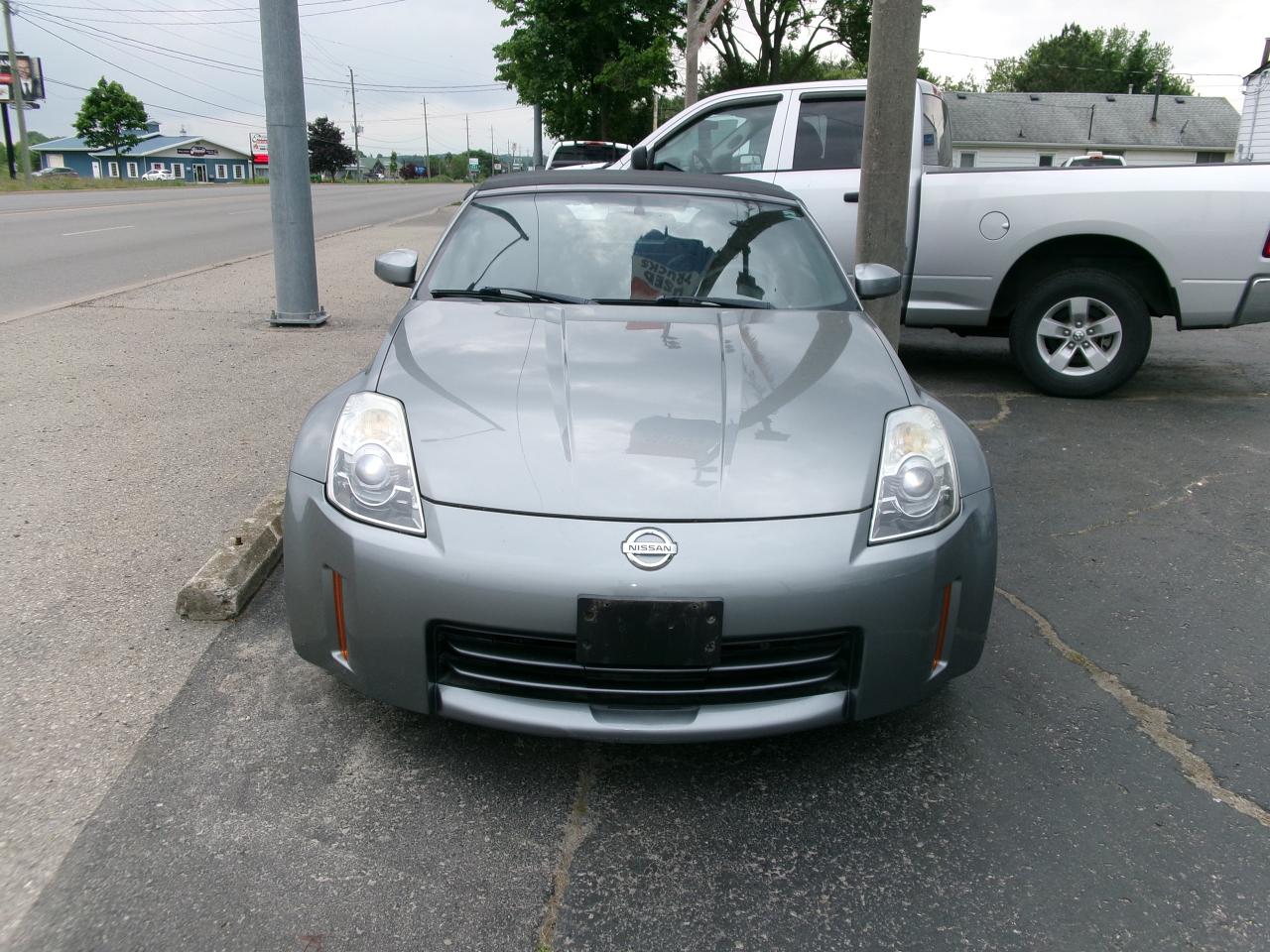 2006 Nissan 350Z Convertible "ONLY 58,000 KM" - Photo #3