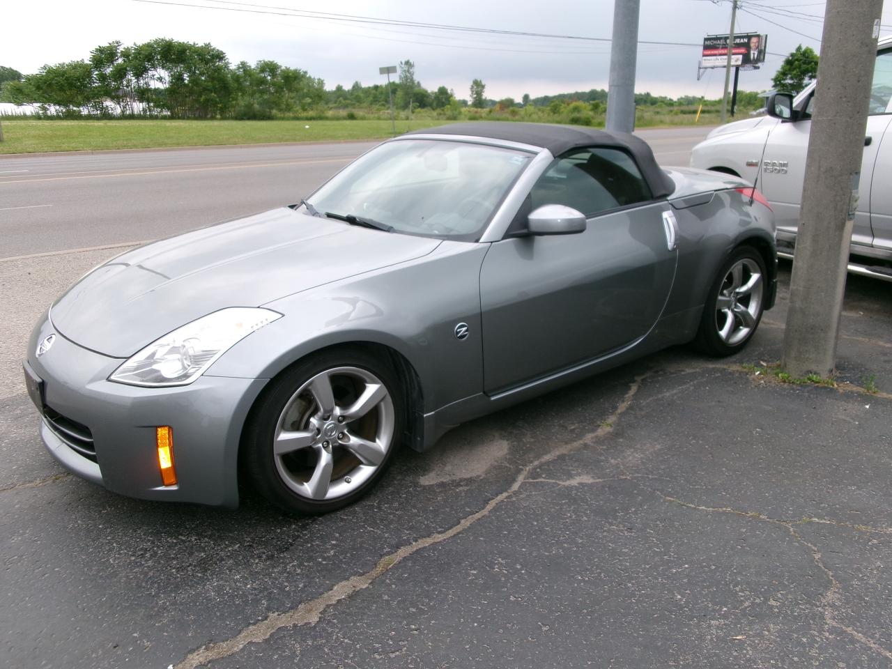 2006 Nissan 350Z Convertible "ONLY 58,000 KM" - Photo #4