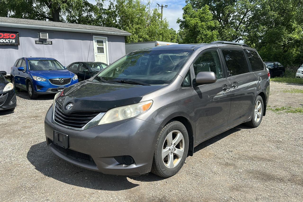 2013 Toyota Sienna LE Mobility - Photo #3