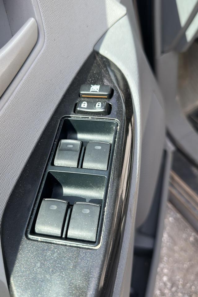 2013 Toyota Sienna LE Mobility - Photo #8