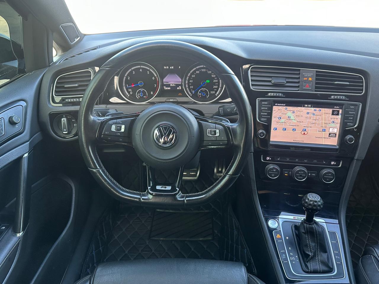 2016 Volkswagen Golf R - Photo #10