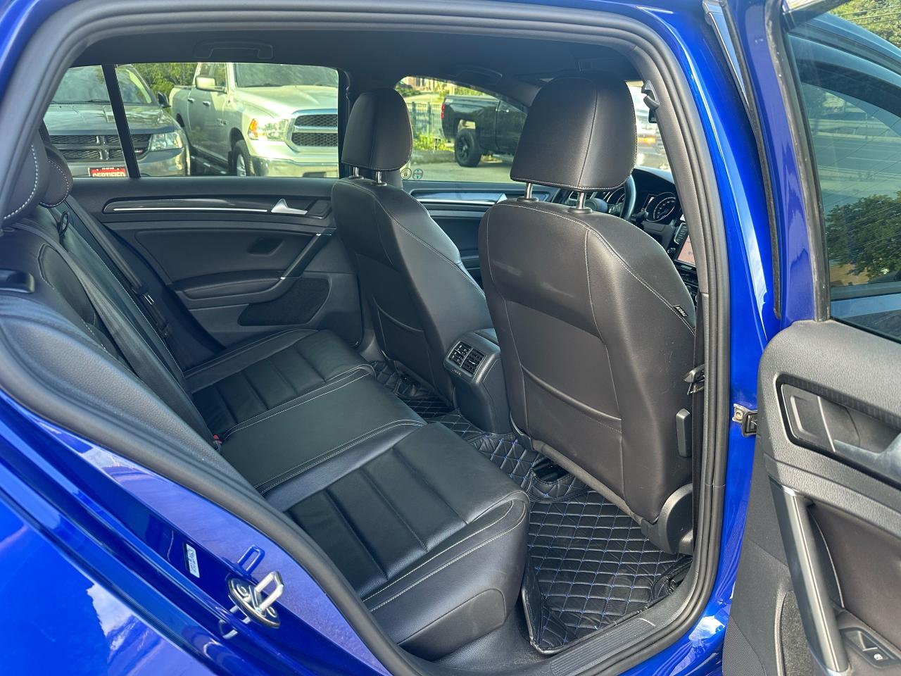 2016 Volkswagen Golf R - Photo #17