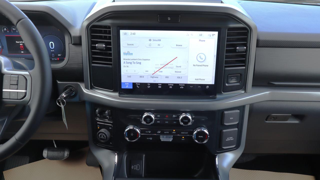 2025 Ford F-150 XLT Photo5