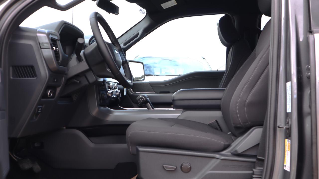 2025 Ford F-150 XLT Photo5