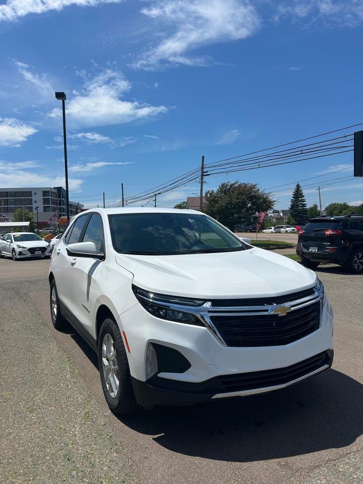 2022 Chevrolet Equinox LT Photo2