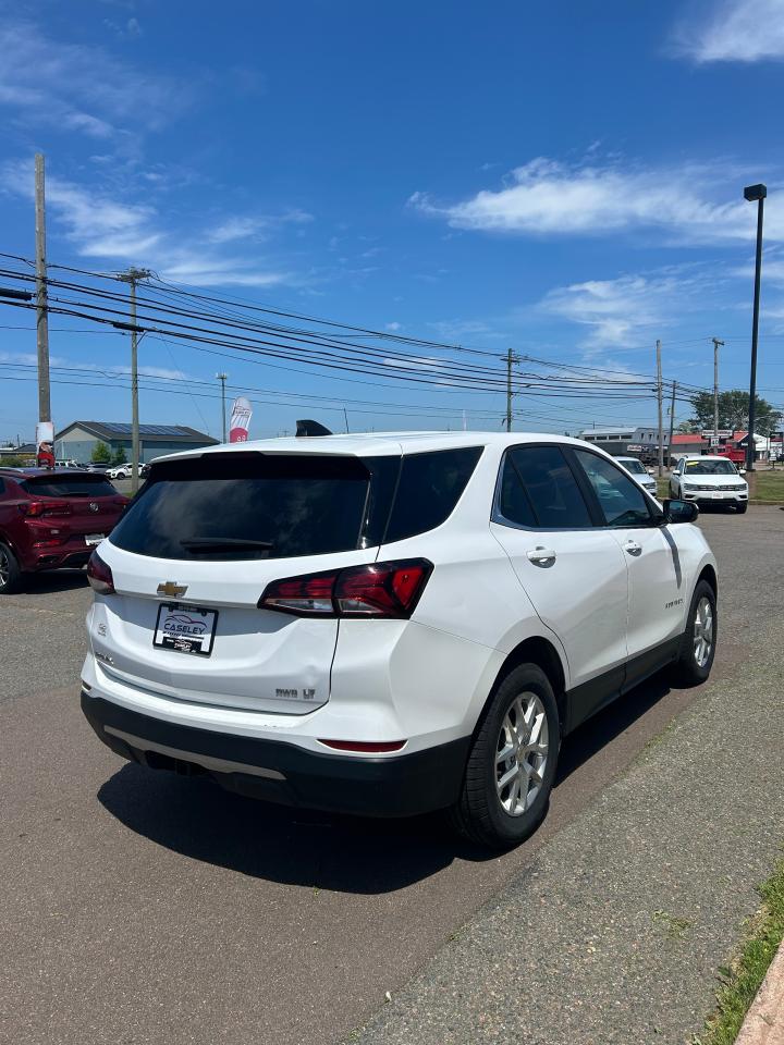 2022 Chevrolet Equinox LT Photo3