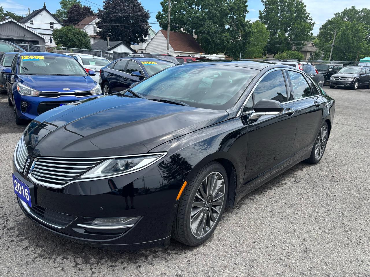 2016 Lincoln MKZ Reserve, All Wheel Drive, Panoramic Roof, 19" Rims - Photo #3