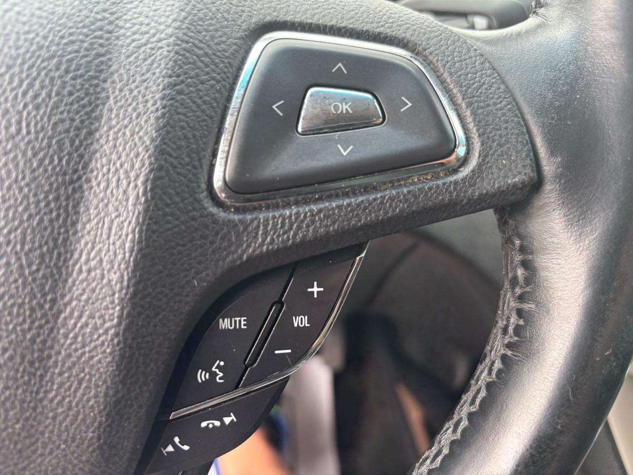 2016 Lincoln MKZ Reserve, All Wheel Drive, Panoramic Roof, 19" Rims - Photo #18