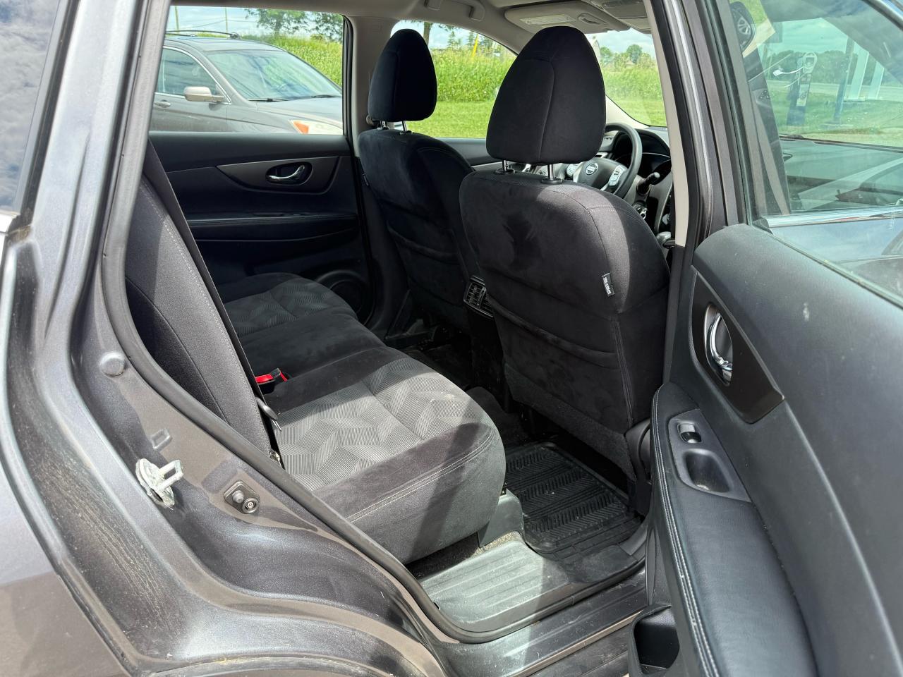 2015 Nissan Rogue S - Photo #13