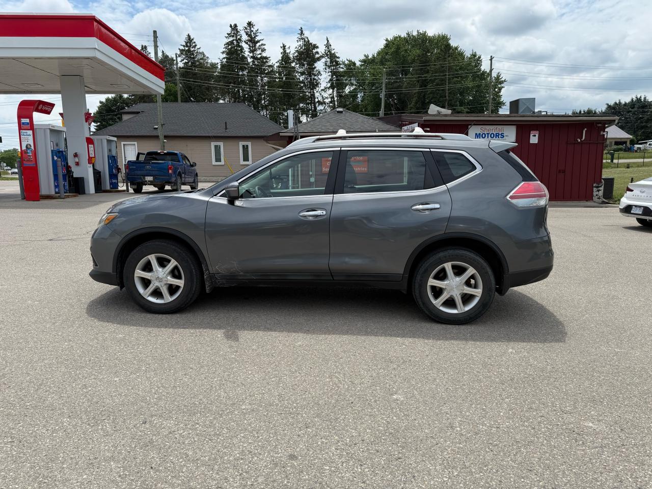 2015 Nissan Rogue S - Photo #5