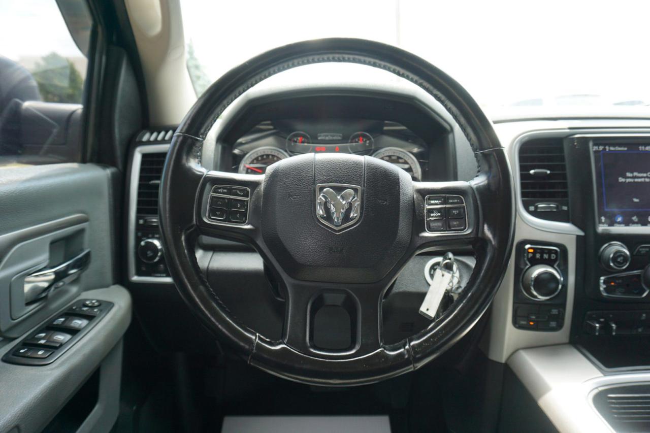 2020 RAM 1500 Classic V8 HEMI WARLOCK CREW 4WD CERTIFIED *1 OWNER* CAMERA NAV BLUETOOTH HEATED SEATS CRUISE ALLOYS - Photo #10
