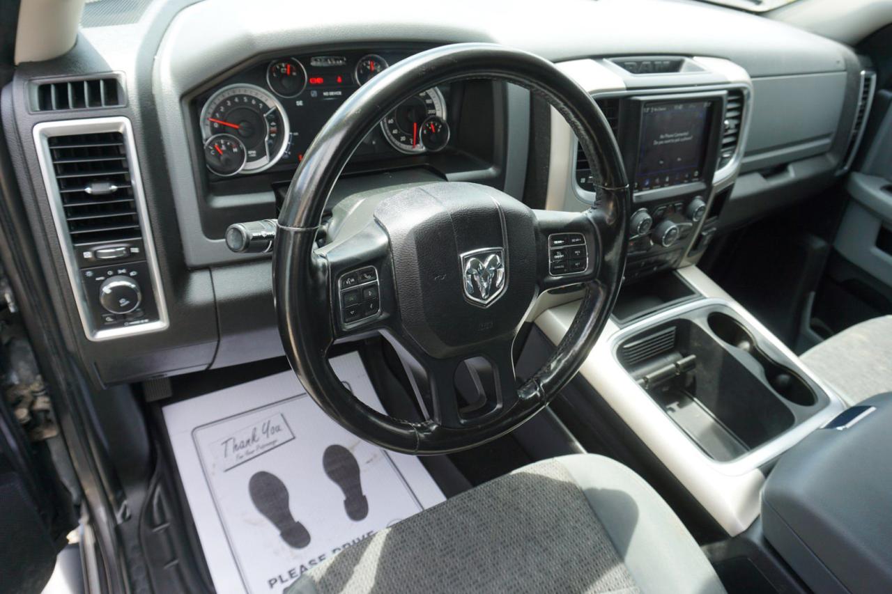 2020 RAM 1500 Classic V8 HEMI WARLOCK CREW 4WD CERTIFIED *1 OWNER* CAMERA NAV BLUETOOTH HEATED SEATS CRUISE ALLOYS - Photo #9