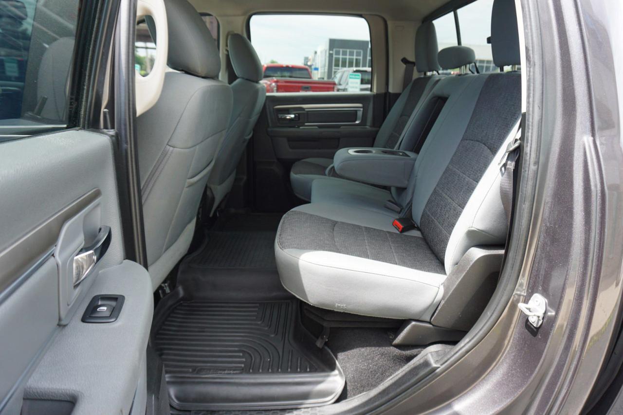 2020 RAM 1500 Classic V8 HEMI WARLOCK CREW 4WD CERTIFIED *1 OWNER* CAMERA NAV BLUETOOTH HEATED SEATS CRUISE ALLOYS - Photo #16