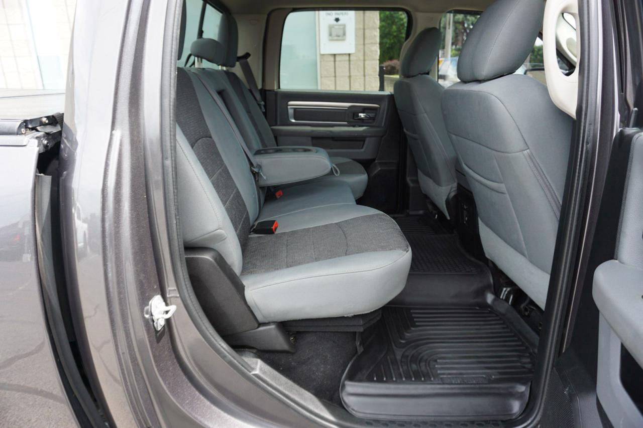 2020 RAM 1500 Classic V8 HEMI WARLOCK CREW 4WD CERTIFIED *1 OWNER* CAMERA NAV BLUETOOTH HEATED SEATS CRUISE ALLOYS - Photo #17