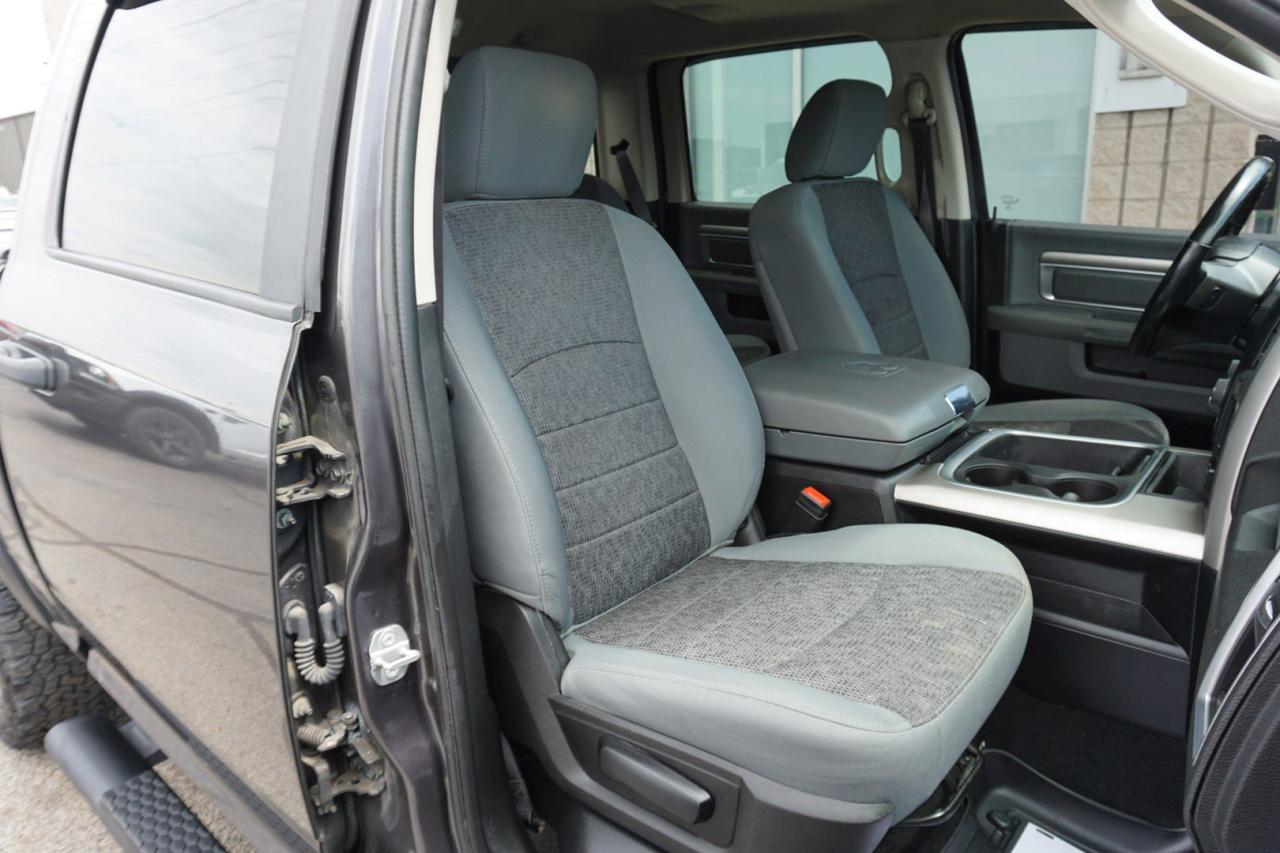 2020 RAM 1500 Classic V8 HEMI WARLOCK CREW 4WD CERTIFIED *1 OWNER* CAMERA NAV BLUETOOTH HEATED SEATS CRUISE ALLOYS - Photo #19