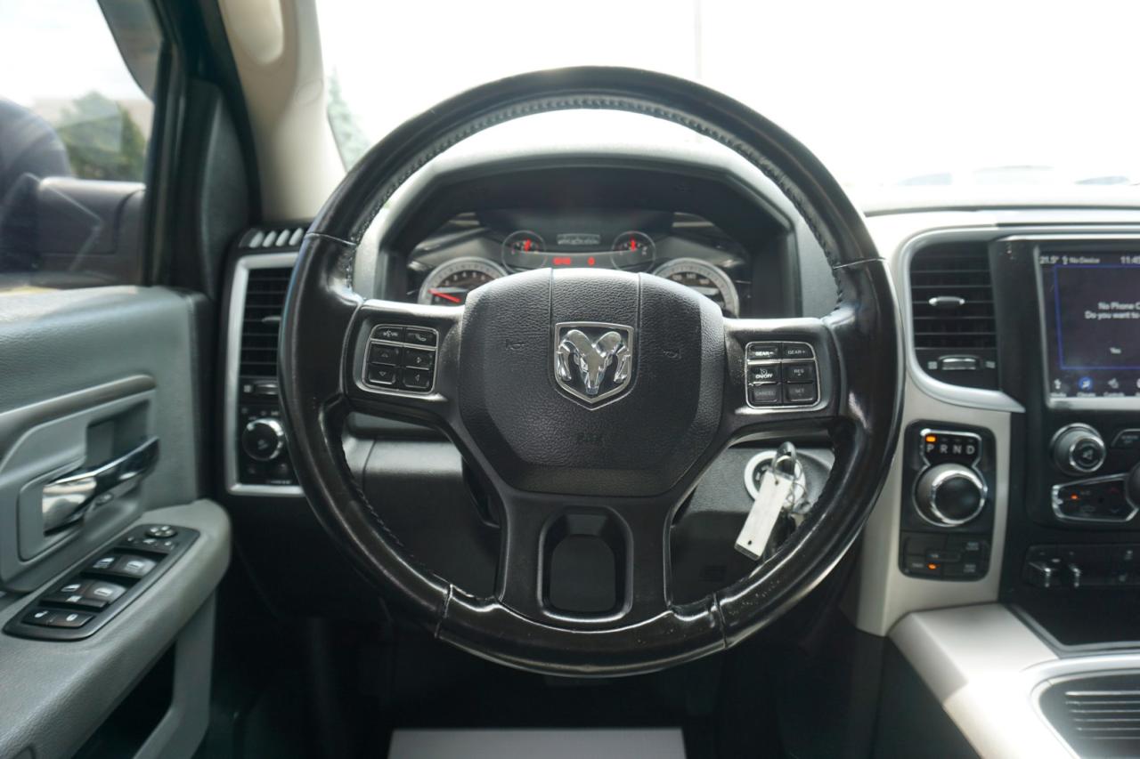 2020 RAM 1500 Classic V8 HEMI WARLOCK CREW 4WD CERTIFIED *1 OWNER* CAMERA NAV BLUETOOTH HEATED SEATS CRUISE ALLOYS - Photo #10