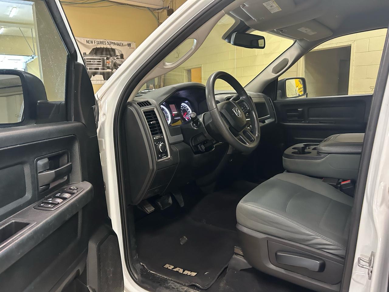 2018 RAM 1500 ST - Photo #4