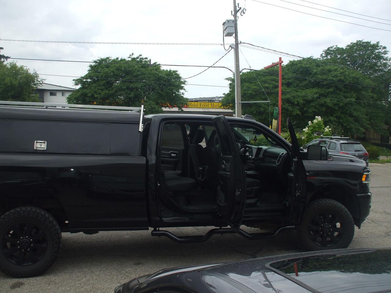 2019 RAM 2500 Big Horn 4x4 Crew Cab 8' Box - Photo #20