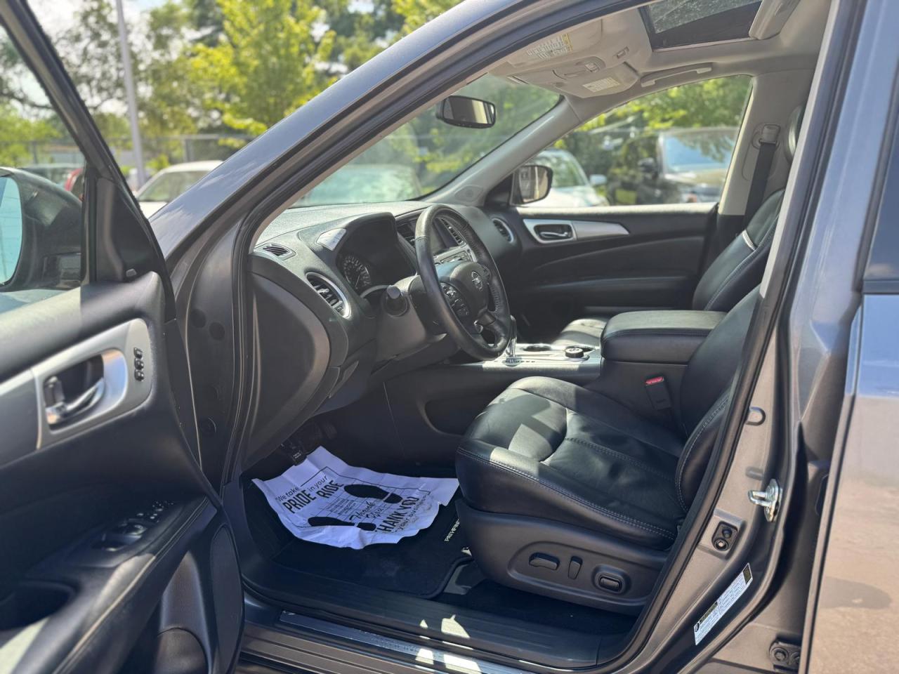 2019 Nissan Pathfinder AUTO 4X4 NO ACCIDENT NAVI 360 CAM HEATED SEATS B-T - Photo #10