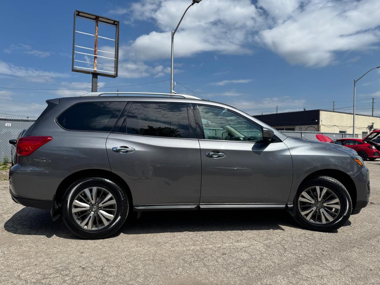 2019 Nissan Pathfinder AUTO 4X4 NO ACCIDENT NAVI 360 CAM HEATED SEATS B-T - Photo #7