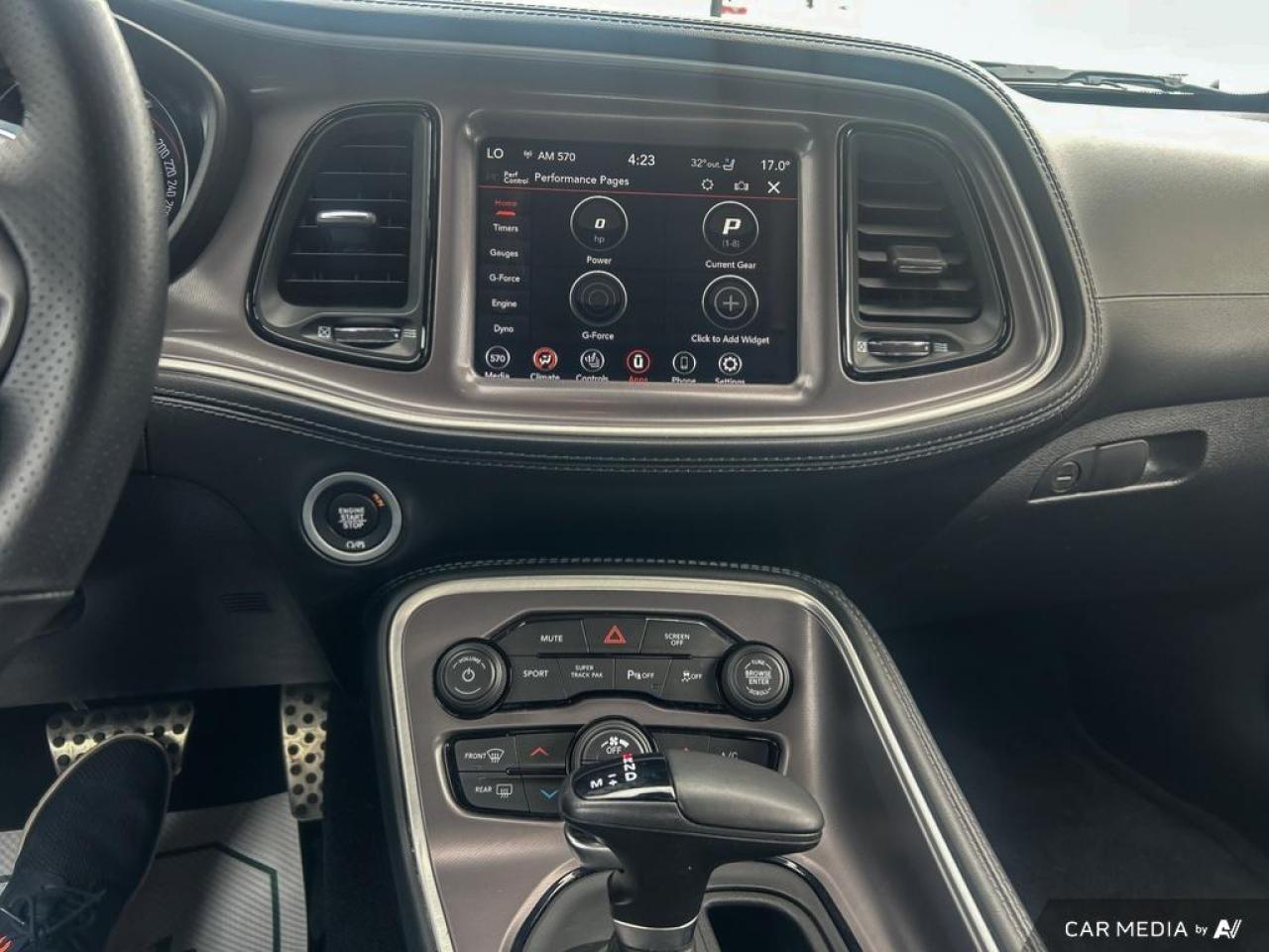 2022 Dodge Challenger GT / NO ACCIDENTS / AWD / ROOF / LEATHER / AUTO - Photo #14