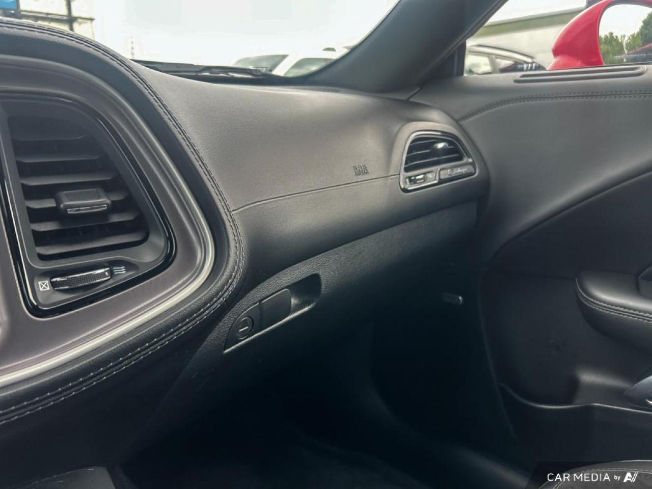 2022 Dodge Challenger GT / NO ACCIDENTS / AWD / ROOF / LEATHER / AUTO - Photo #15
