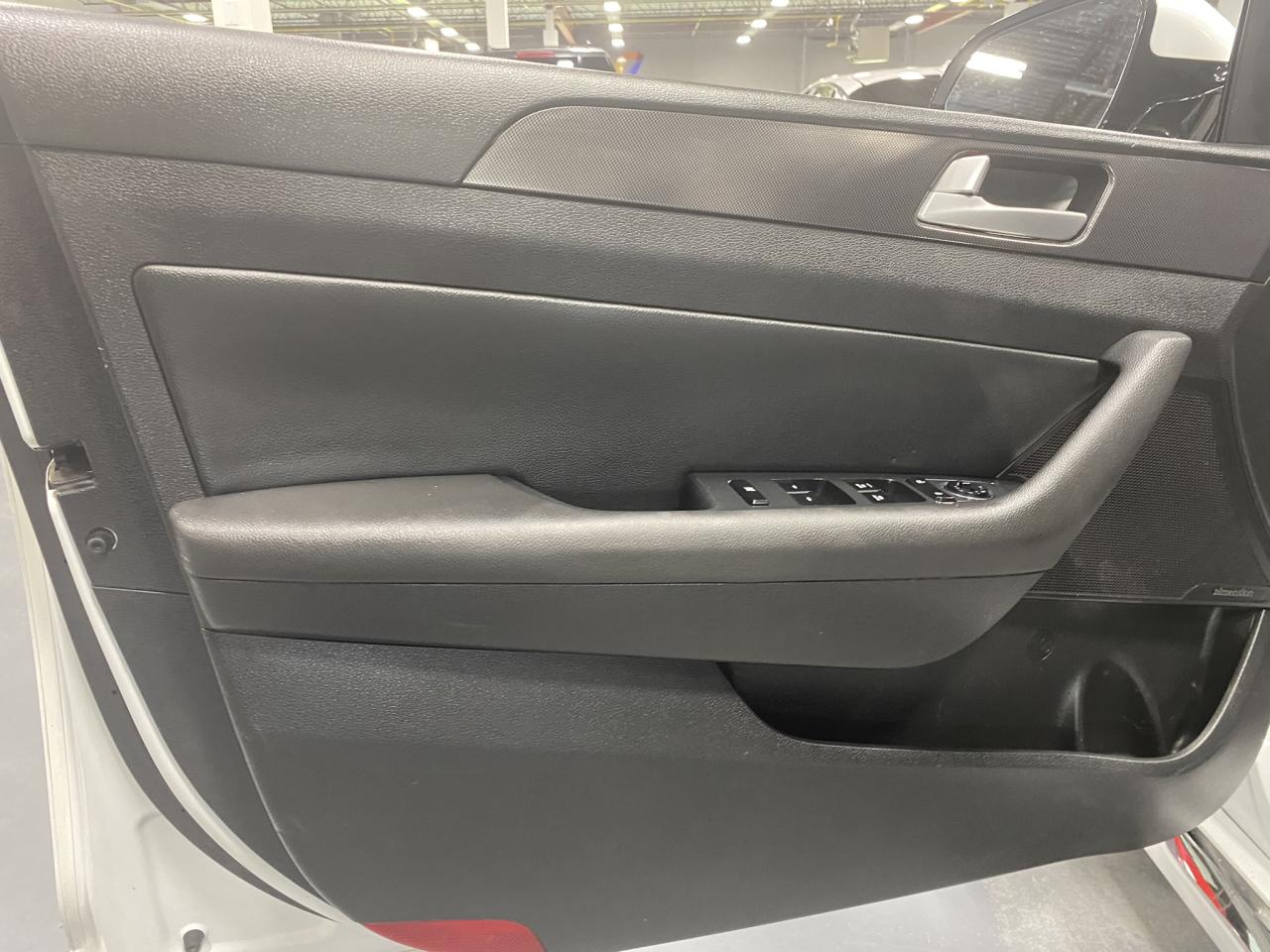 2016 Hyundai Sonata 2.4L Sport Tech - Photo #11