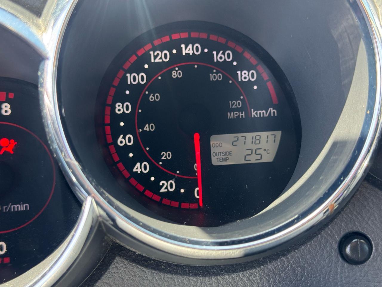 2007 Pontiac Vibe HATCH, TOYOTA ENGINE, AUTO, RELIABLE, AS IS - Photo #19