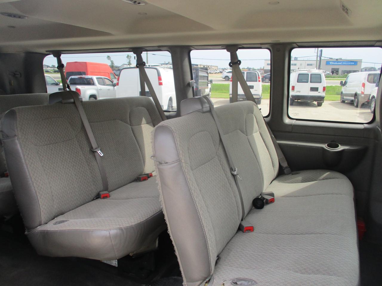 2017 GMC Savana LT - Photo #6