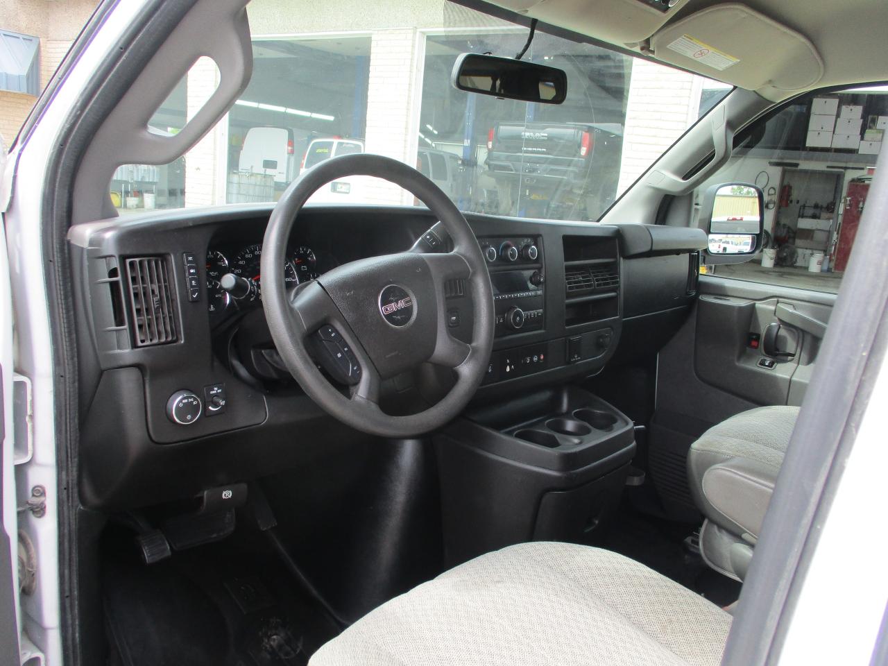 2017 GMC Savana LT - Photo #8