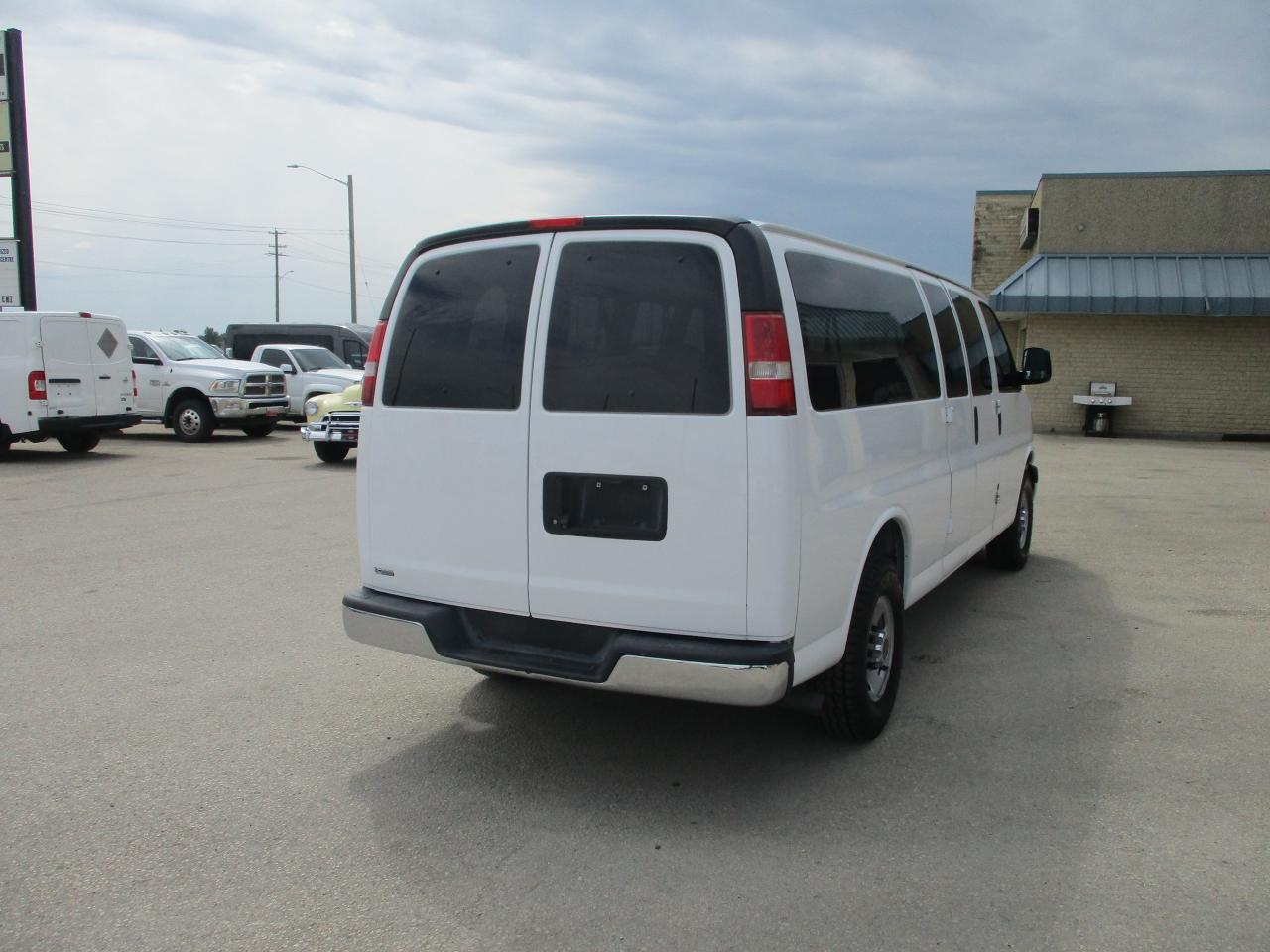 2017 GMC Savana LT - Photo #5