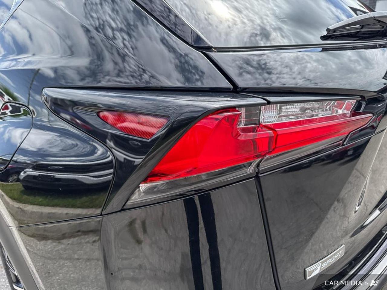 2016 Lexus NX 200t F SPORT / AWD / LEATHER / ROOF / NAV / HTD SEATS - Photo #7