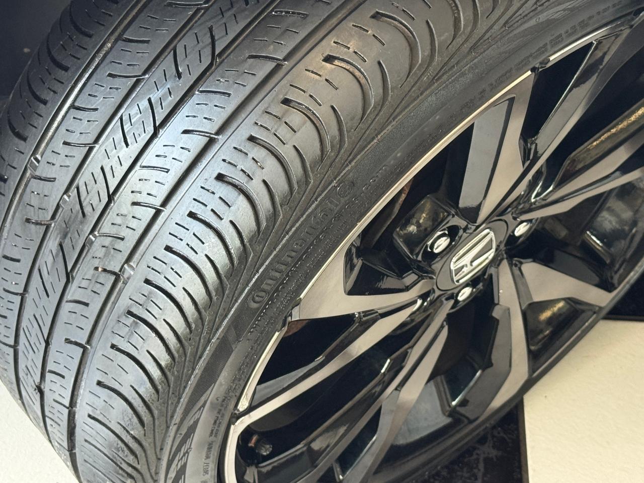 2017 Honda Civic SPORT w/Honda Sensing+Roof+CLEAN CARFAX Photo