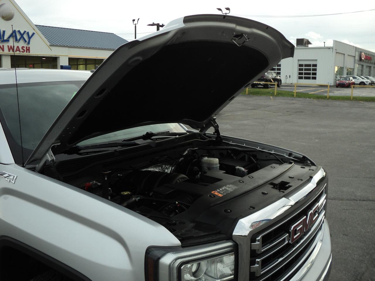 2018 GMC Sierra 1500 SLE CrewCab Z71 4WD 5.3L8cyl 5'9"Box HeatedSeats - Photo #29