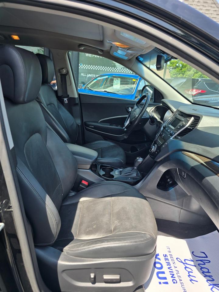 2015 Hyundai Santa Fe XL AWD 4dr 3.3L Auto Luxury - Photo #6