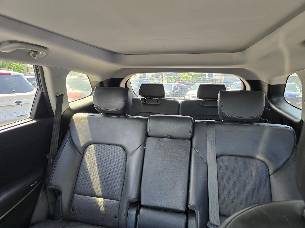 2015 Hyundai Santa Fe XL AWD 4dr 3.3L Auto Luxury - Photo #8