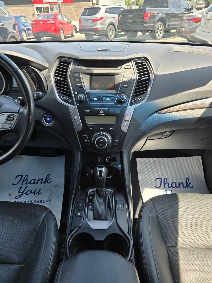 2015 Hyundai Santa Fe XL AWD 4dr 3.3L Auto Luxury - Photo #9