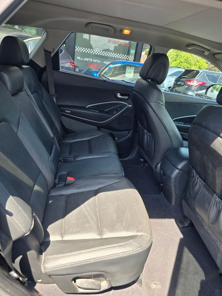 2015 Hyundai Santa Fe XL AWD 4dr 3.3L Auto Luxury - Photo #14