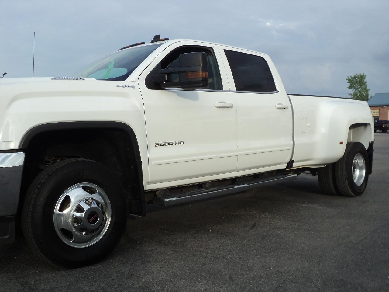 2019 GMC Sierra 3500 HD SLE CrewCab4x4DRW 6.6L8cylDiesel8ftBoxHeatedSea - Photo #24