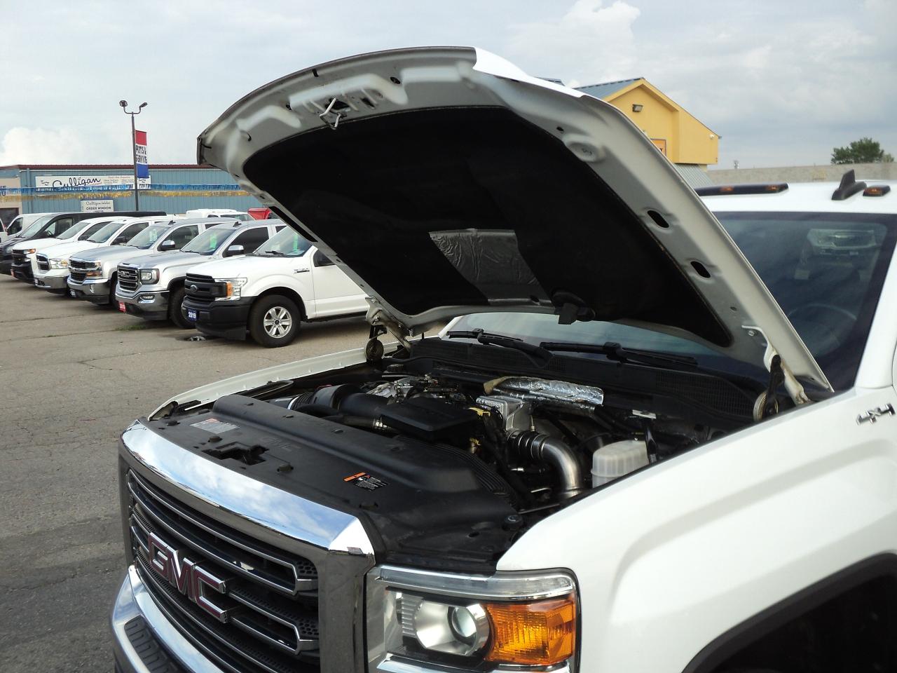 2019 GMC Sierra 3500 HD SLE CrewCab4x4DRW 6.6L8cylDiesel8ftBoxHeatedSea - Photo #37