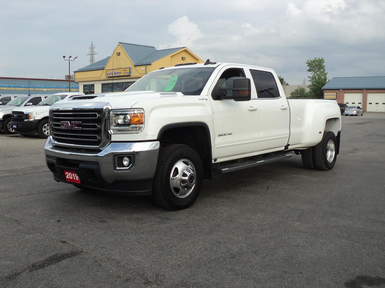 2019 GMC Sierra 3500 HD SLE CrewCab4x4DRW 6.6L8cylDiesel8ftBoxHeatedSea - Photo #2